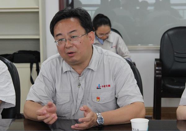 王文軍董事長(cháng)介紹公司情況.jpg